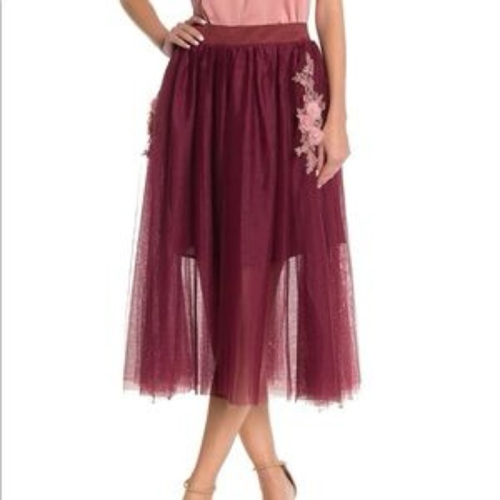 Aratta Silent Journey Tule Mesh Skirt Floral Appliqué Burgundy Maroon Size Med